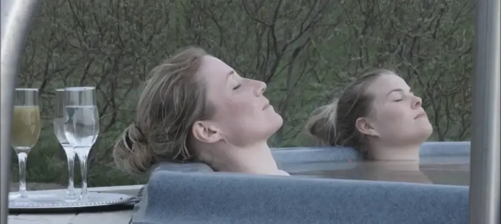 Relaxing Seaweed Bath in Iceland