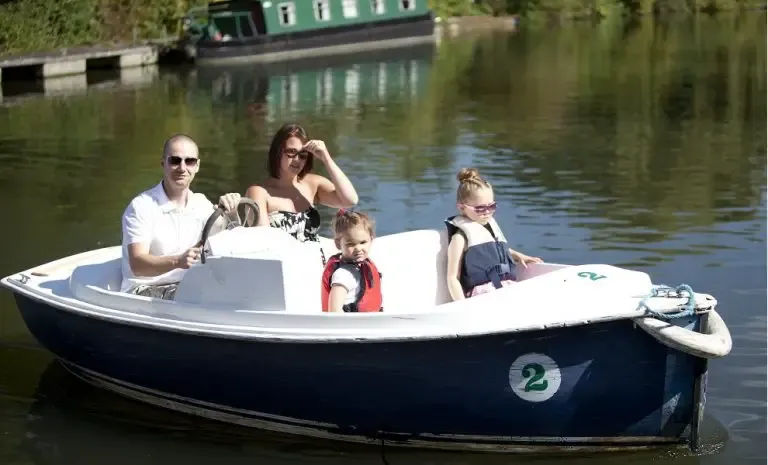 Boat Hire in Bedford