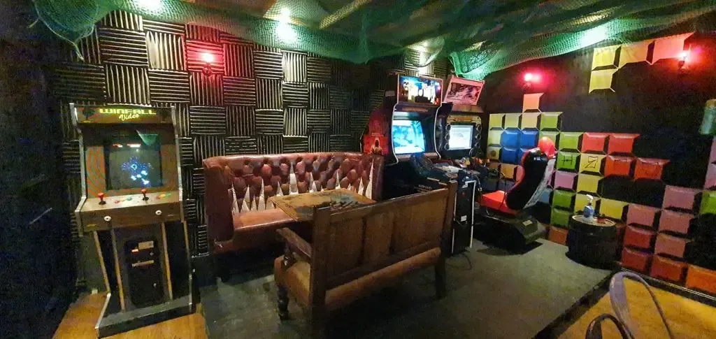 The Mousetrap – Arcade themed bar with Pinball machines and Arcade cabinets!